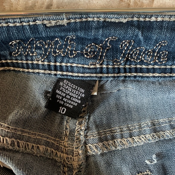 Dark wash denim - Picture 5 of 9